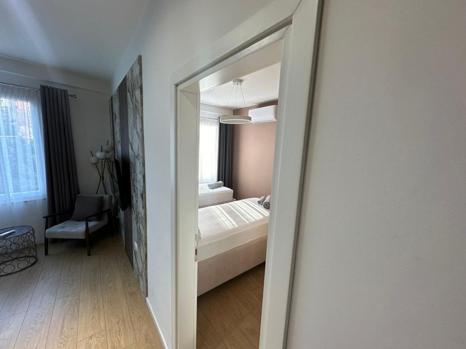 Cani Apartamento Tirana